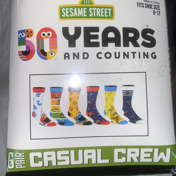 Casual Crew Socks 12 pair. NWT - Picture 2 of 3